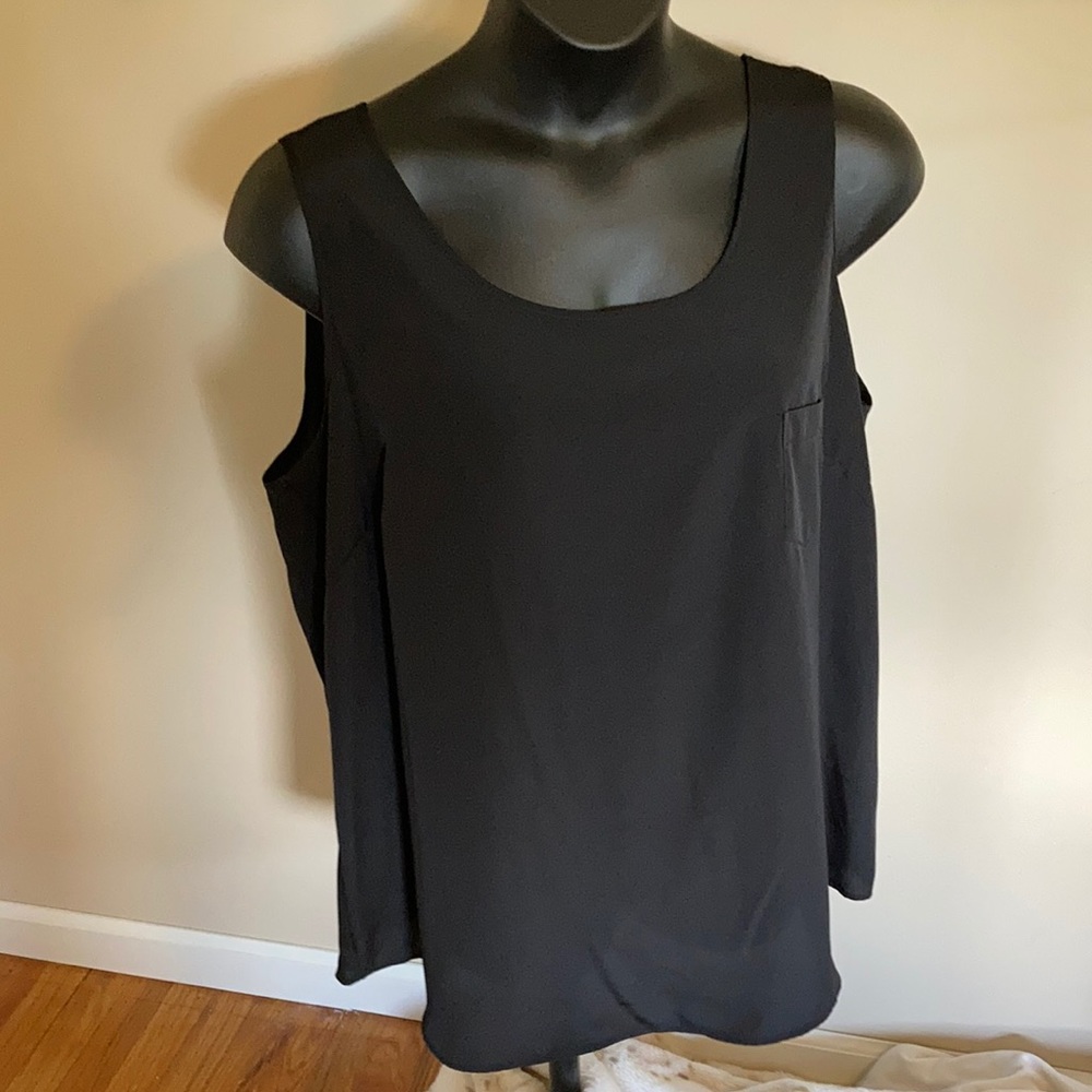 Women’s Plus Size Flowy Tank with Pocket